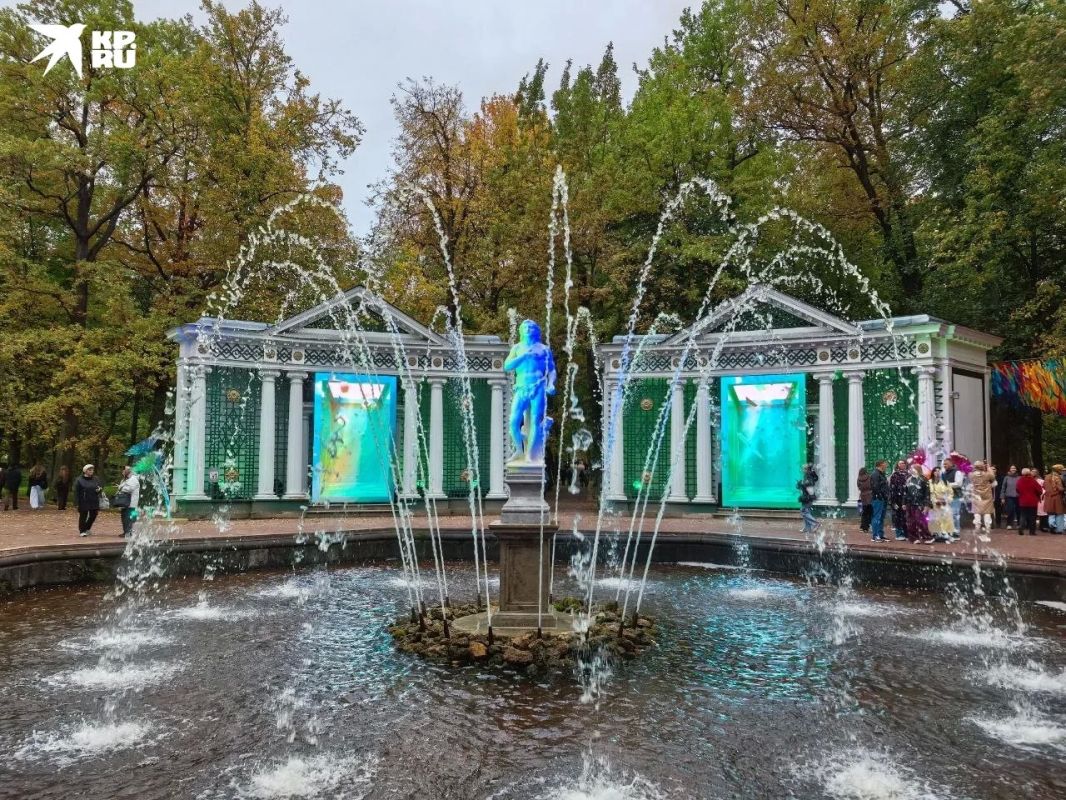 Мыльные пузыри, кораблики и световое шоу: в Петергофе стартовал фестиваль «Счастье»