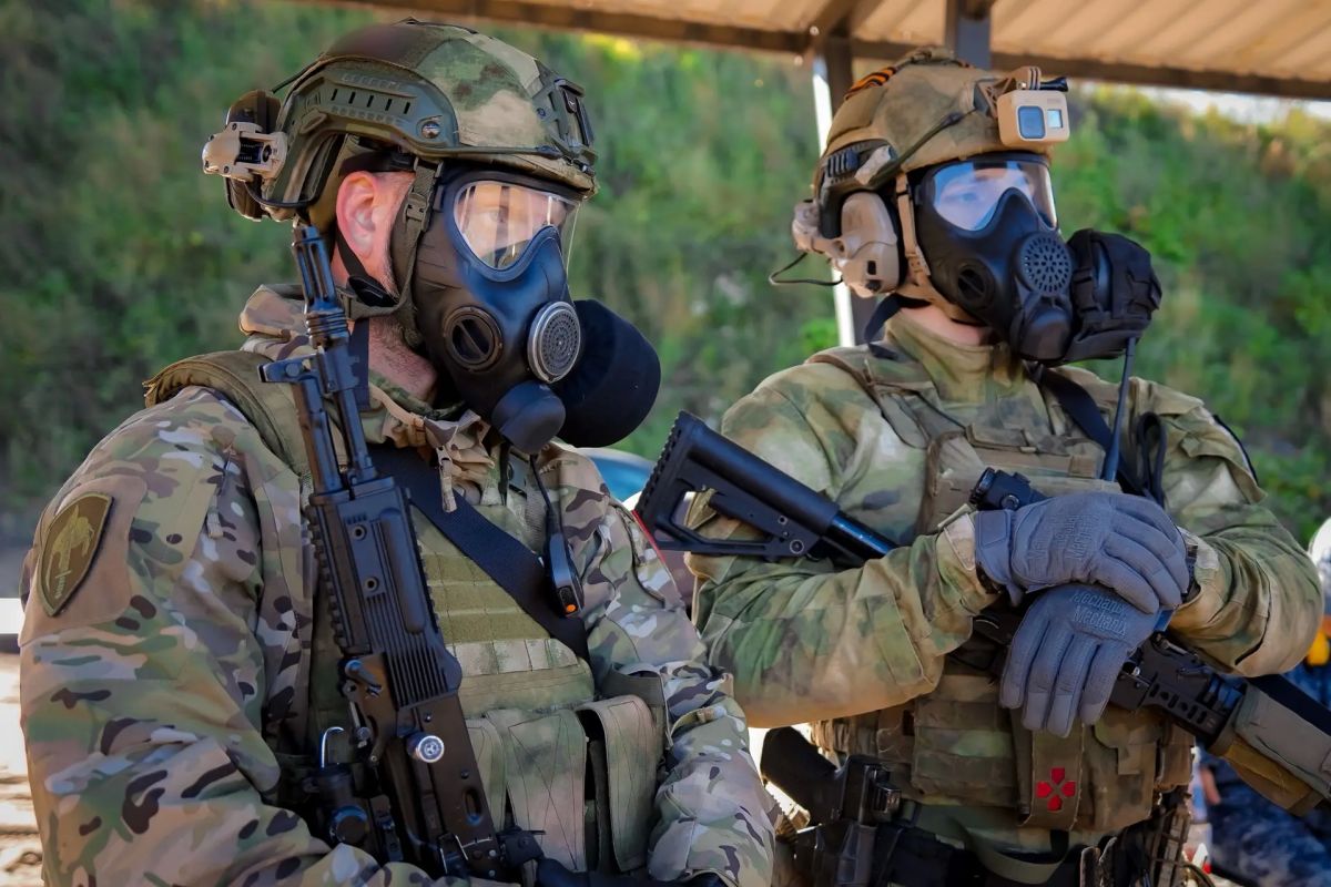Военнослужащие Главного центра «Гридень» Росгвардии в ходе финала X Международных соревнований по практической стрельбе «Вечно живые» (троеборье) на Кубок губернатора Санкт-Петербурга Военнослужащие Главного центра «Гридень» Росгвардии в ходе финала X Международных соревнований по практической стрельбе «Вечно живые» (троеборье) на Кубок губернатора Санкт-Петербурга