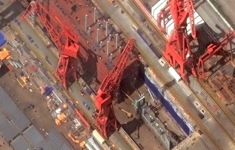 Китай, судя по новым спутниковым снимкам, строит в Шанхае суперкорабль-матку для морских дронов Китай, судя по новым спутниковым снимкам, строит в Шанхае суперкорабль-матку для морских дронов