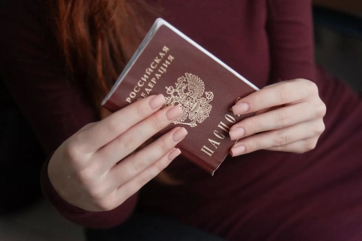 Петербуржцы неделями ждут новые паспорта — хотя по регламенту документ должны выдать максимум за пять рабочих дней
