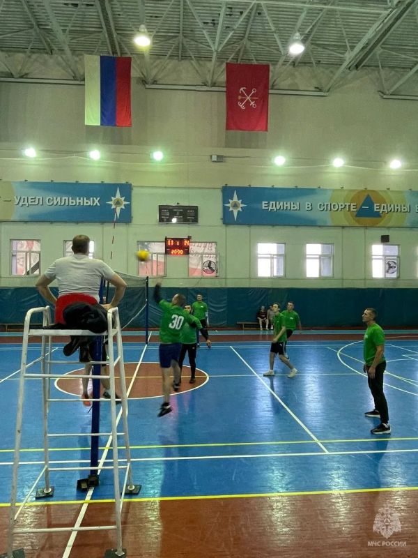 В Северной столице определились победители соревнований по волейболу среди пожарно-спасательных подразделений МЧС В Северной столице определились победители соревнований по волейболу среди пожарно-спасательных подразделений МЧС