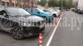 Дорожники огородили стихийную парковку на Красного Курсанта вместе с машинами