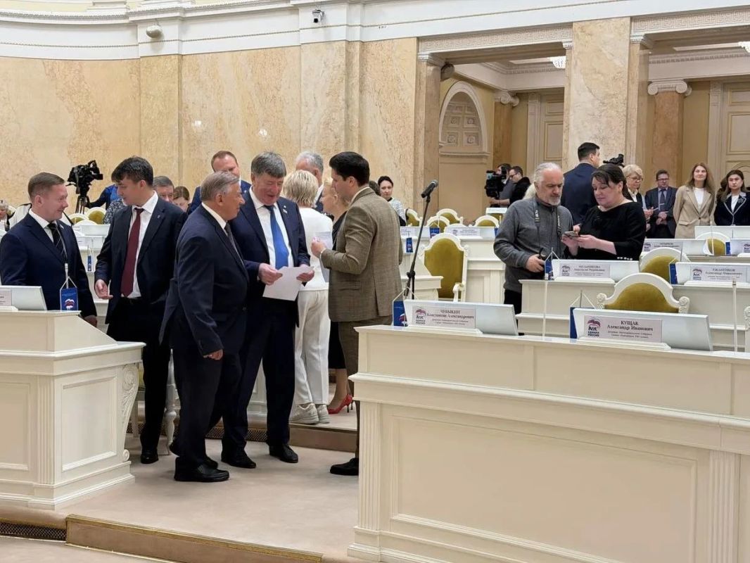Итоги первого заседания Законодательного Собрания Петербурга Итоги первого заседания Законодательного Собрания Петербурга