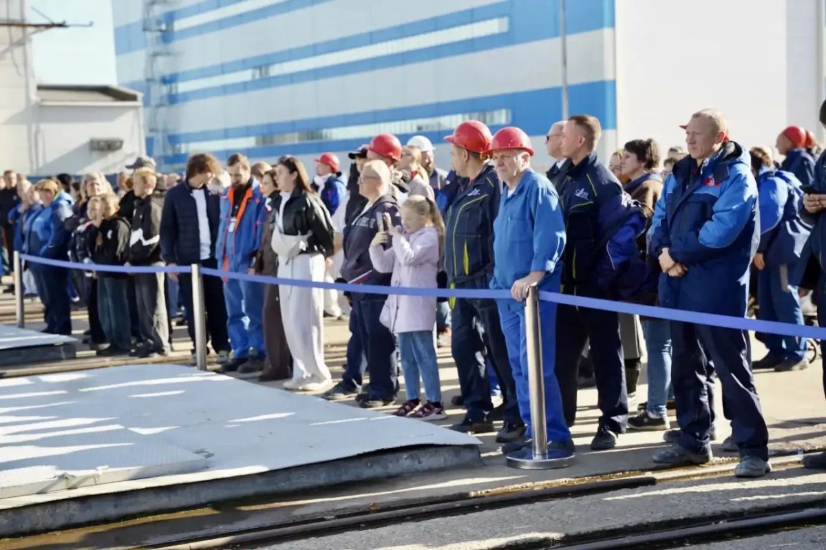 На Средне-Невском судостроительном заводе ОСК состоялась торжественная церемония спуска морского тральщика «Семен Агафонов» проекта 12700 «Александрит» На Средне-Невском судостроительном заводе ОСК состоялась торжественная церемония спуска морского тральщика «Семен Агафонов» проекта 12700 «Александрит»