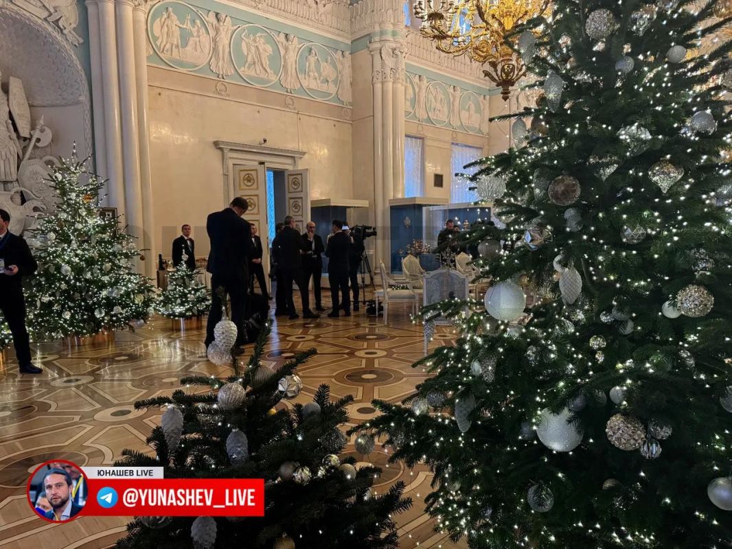 Александр Юнашев: Во время ответов на вопросы из зала Путин вспомнил свою недавнюю встречу с Си Цзиньпином в "накопителе" Александр Юнашев: Во время ответов на вопросы из зала Путин вспомнил свою недавнюю встречу с Си Цзиньпином в "накопителе"