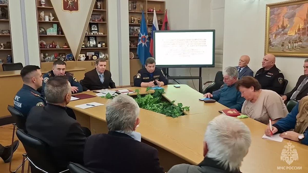 На Пожарно-технической выставке имени Б.И. Кончаева прошло совещание председателей ветеранских организаций пожарных и спасателей Северной столицы