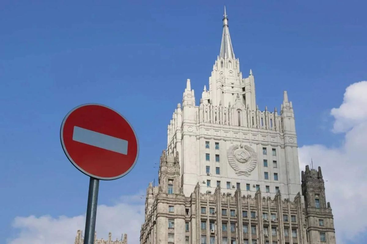 Россия в качестве ответной меры высылает группу сотрудников посольства Венгрии в Москве и генконсульств этой страны в Петербурге и Казани