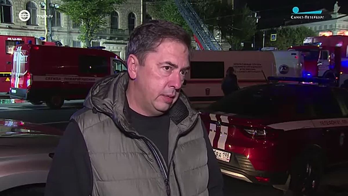 Вице-губернатор Санкт-Петербурга Валерий Москаленко прокомментировал действия служб во время пожара на Исаакиевской площади и рассказал о возможной дальнейшей судьбе особняка Миллера