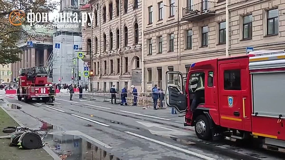 Пожарные завершают работу на особняке Миллера