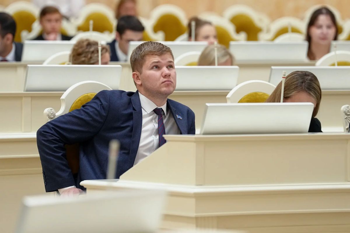 Мариинский дворец принимает участников II Всероссийского форума молодых парламентариев Мариинский дворец принимает участников II Всероссийского форума молодых парламентариев