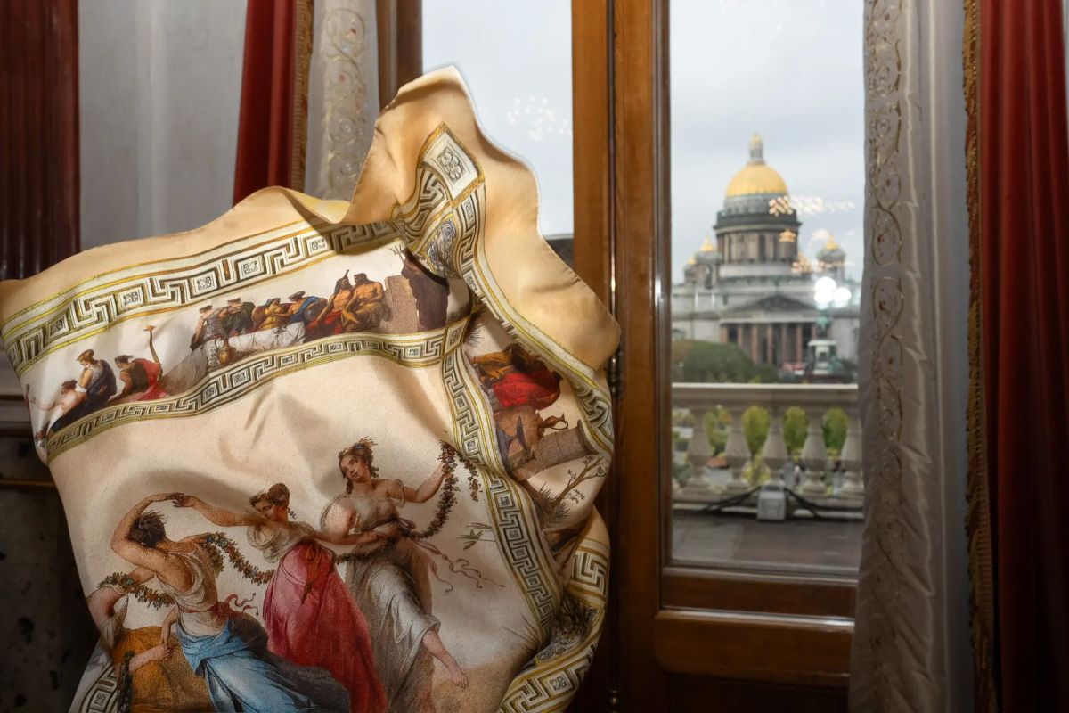 В Мариинском дворце открылся культурно-просветительский проект «Мариинский дворец: вчера, сегодня, навсегда» петербургского дизайнера Елены Бадмаевой