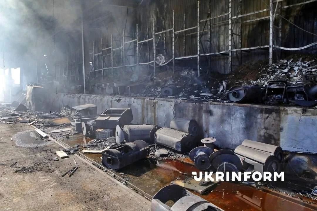 Выгоревший склад "Вента" в Гостомеле Выгоревший склад "Вента" в Гостомеле