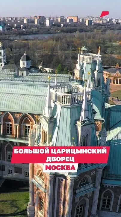 Замки-крепости, янтарные залы и сады императриц