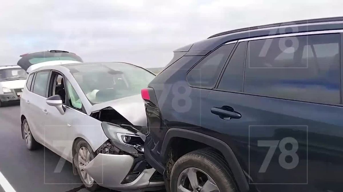 Многоножка из трёх машин образовалась после аварии на Р-23