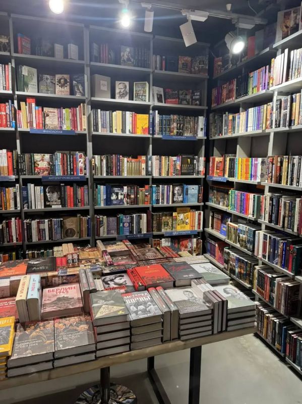 Владимир Мединский: Внимательно изучил «Книжную лавку писателей» в СПб Владимир Мединский: Внимательно изучил «Книжную лавку писателей» в СПб