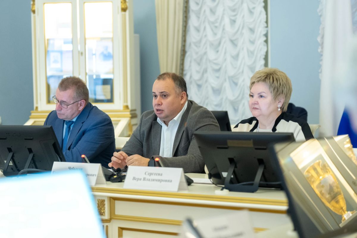 Состоялось первое в VIII созыве заседание постоянной комиссии по вопросам правопорядка и законности