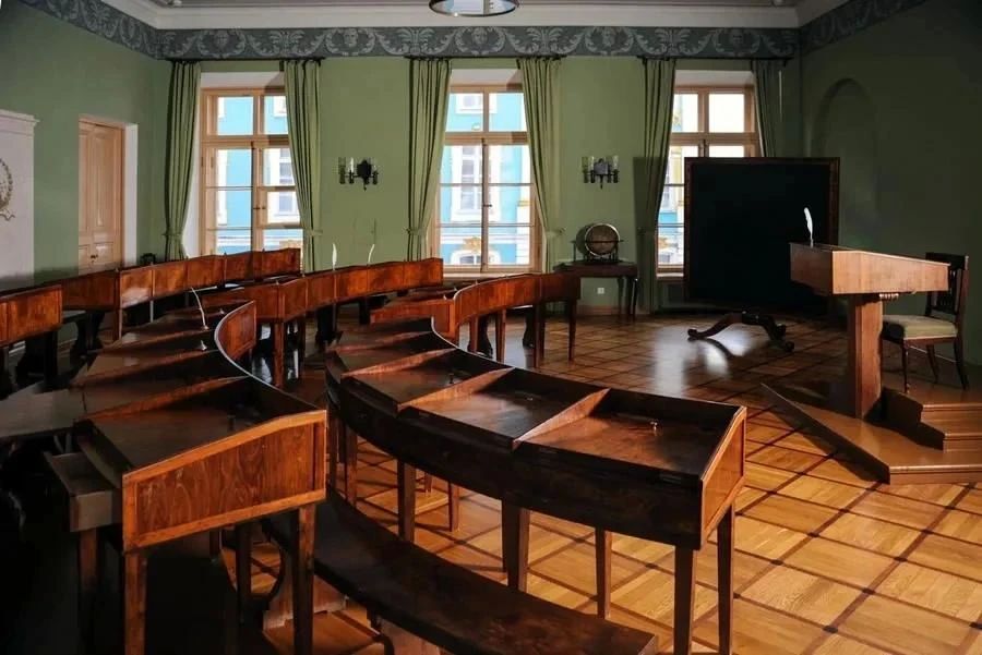 Владимир Мединский: С Днем учителя!. Удивительная, одна из 2х важнейших профессий Владимир Мединский: С Днем учителя!. Удивительная, одна из 2х важнейших профессий