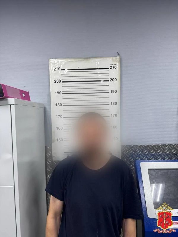 Пассажир с огнетушителем устроил дебош в троллейбусе на Кирочной улице