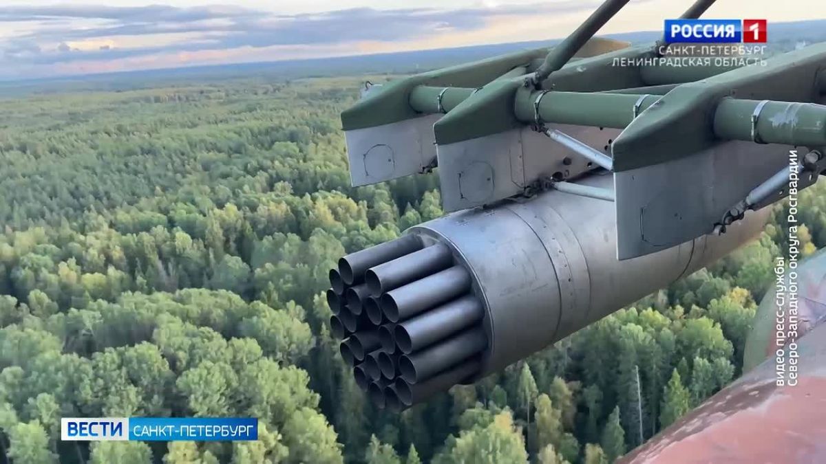 Лётчики Росгвардии отработали боевые стрельбы по укреплениям условного противника