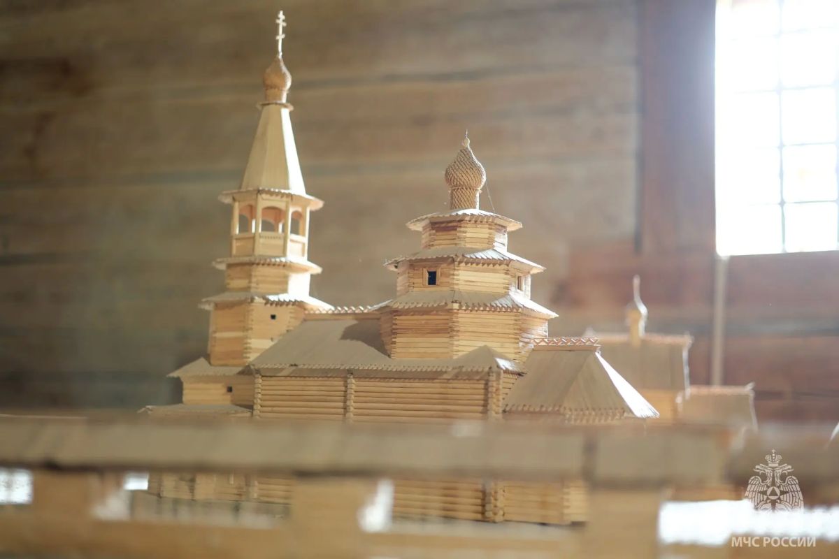 Семьи сотрудников #МЧС_Петербурга, погибших при исполнении служебных обязанностей, посетили Великий Новгород и область Семьи сотрудников #МЧС_Петербурга, погибших при исполнении служебных обязанностей, посетили Великий Новгород и область