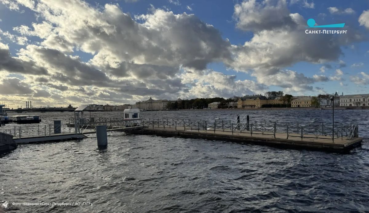 Сегодня, 6 октября, вода в Неве поднялась до самой высокой отметки в этом году — 122 сантиметра над нулём Кронштадтского футштока Сегодня, 6 октября, вода в Неве поднялась до самой высокой отметки в этом году — 122 сантиметра над нулём Кронштадтского футштока