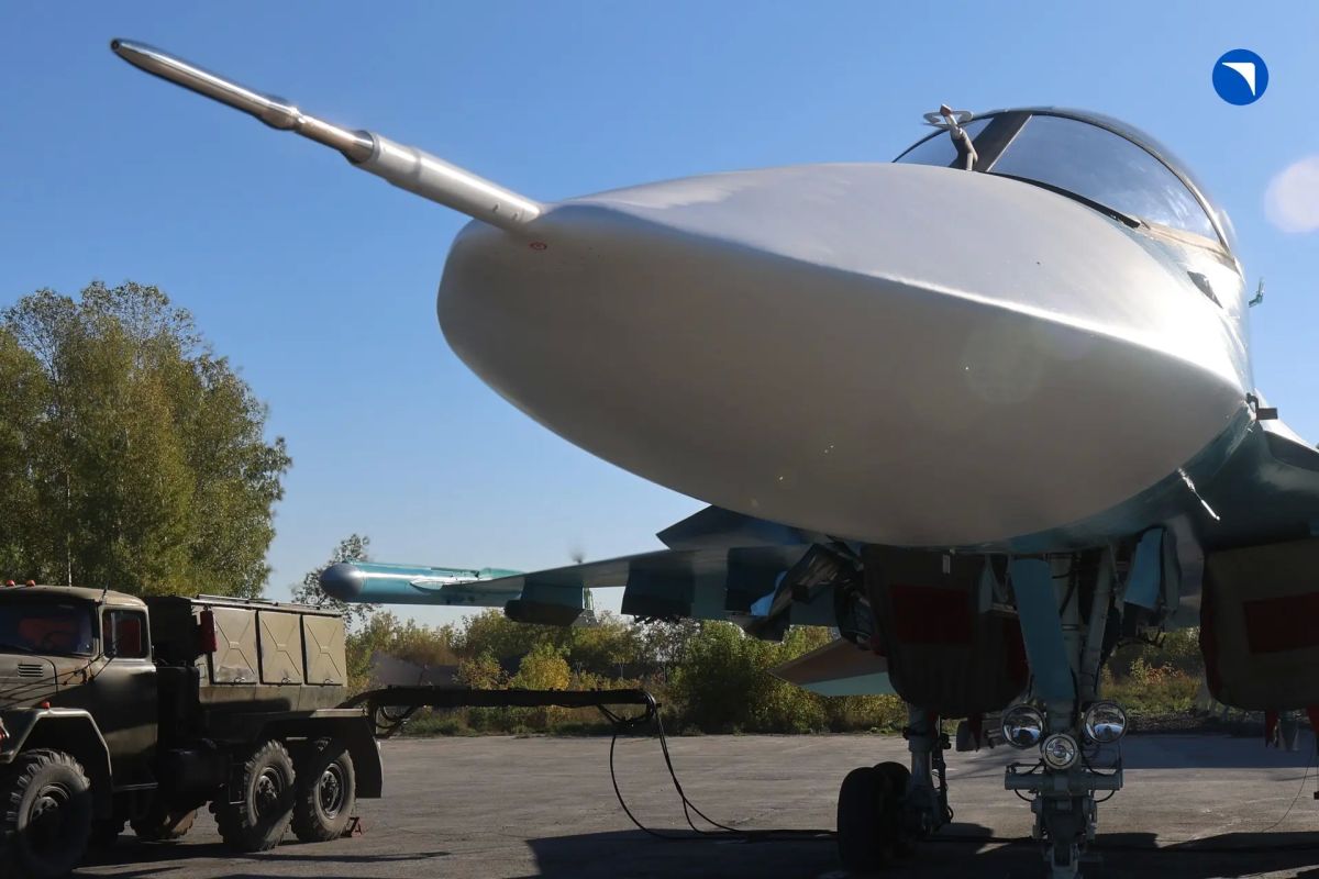ОАК Госкорпорации Ростех в рамках гособоронзаказа изготовила и передала Минобороны России партию истребителей-бомбардировщиков Су-34 ОАК Госкорпорации Ростех в рамках гособоронзаказа изготовила и передала Минобороны России партию истребителей-бомбардировщиков Су-34