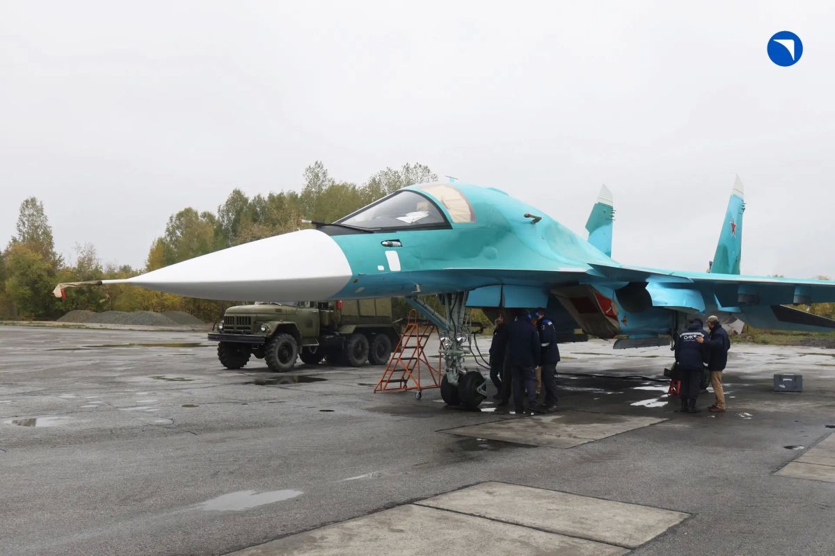 ОАК Госкорпорации Ростех в рамках гособоронзаказа изготовила и передала Минобороны России партию истребителей-бомбардировщиков Су-34 ОАК Госкорпорации Ростех в рамках гособоронзаказа изготовила и передала Минобороны России партию истребителей-бомбардировщиков Су-34