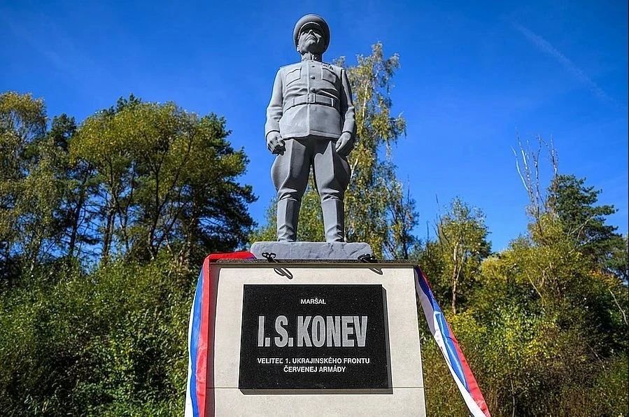 Вопреки антироссийскому мейнстриму: Памятник маршалу Коневу установлен в Словакии