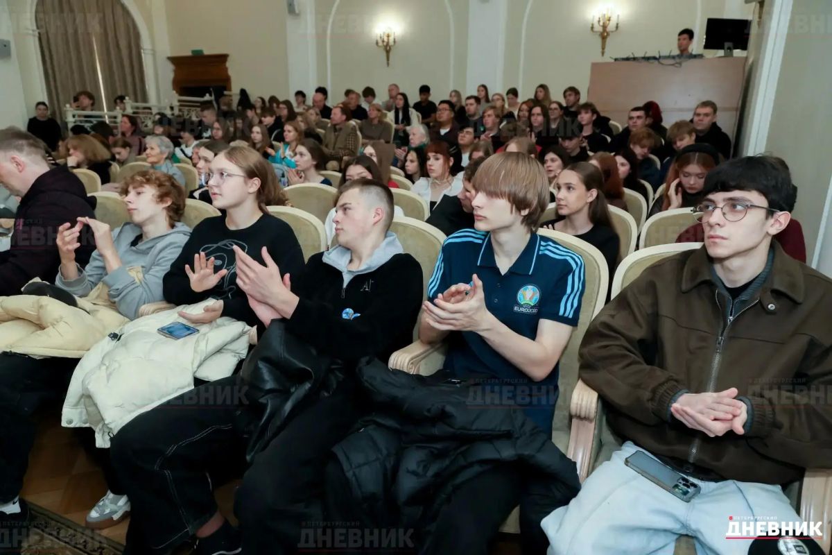 «Петербургский дневник» и «Бессмертный полк России» провели показы фильмов о героях Великой Отечественной войны «Петербургский дневник» и «Бессмертный полк России» провели показы фильмов о героях Великой Отечественной войны