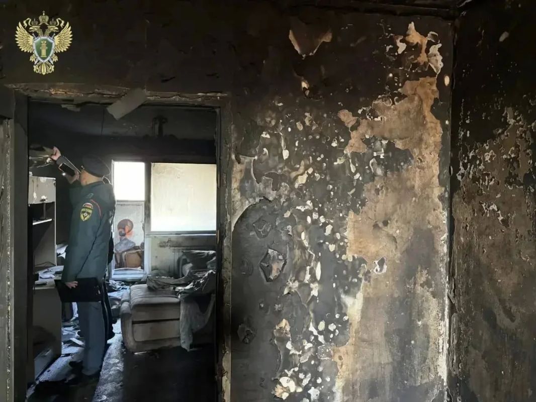 Пожар унес жизни матери и четверых детей в Комсомольске-на-Амуре Рано утром 8 октября на улице Гамарника загорелась квартира на четвертом этаже. Возгорание было небольшим, огонь затронул одну комнату, пожарные приехали... Пожар унес жизни матери и четверых детей в Комсомольске-на-Амуре Рано утром 8 октября на улице Гамарника загорелась квартира на четвертом этаже. Возгорание было небольшим, огонь затронул одну комнату, пожарные приехали...