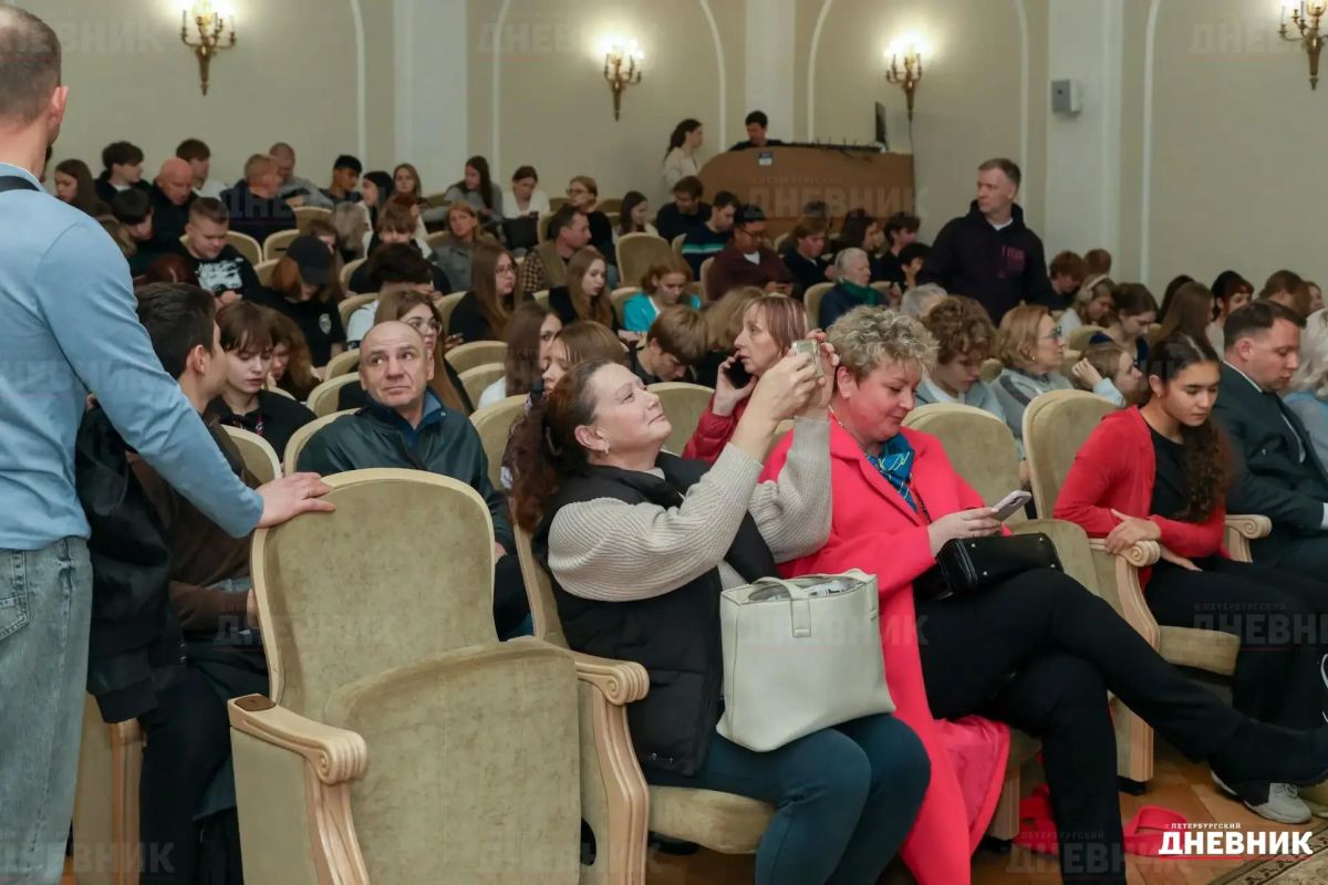 «Петербургский дневник» и «Бессмертный полк России» провели показы фильмов о героях Великой Отечественной войны «Петербургский дневник» и «Бессмертный полк России» провели показы фильмов о героях Великой Отечественной войны