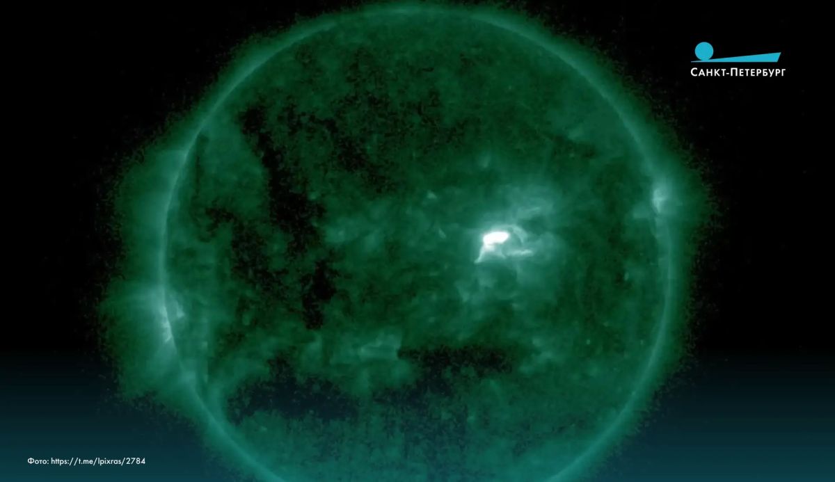 На Солнце произошла крупная вспышка класса M6.7