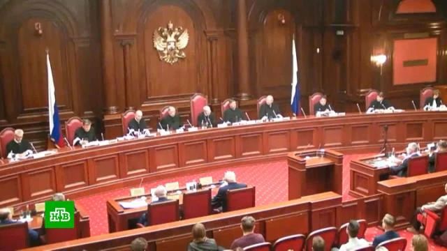Конституционный суд пока не смог удовлетворить просьбу футболиста Матвея Сафонова о сокращении суммы алиментов