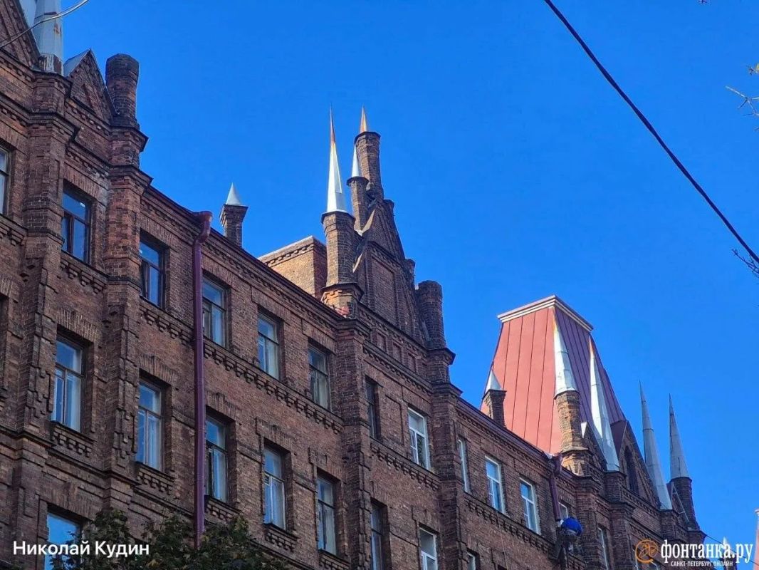 Башенки дома Еремеевой на Васильевском не стали восстанавливать в ходе капремонта