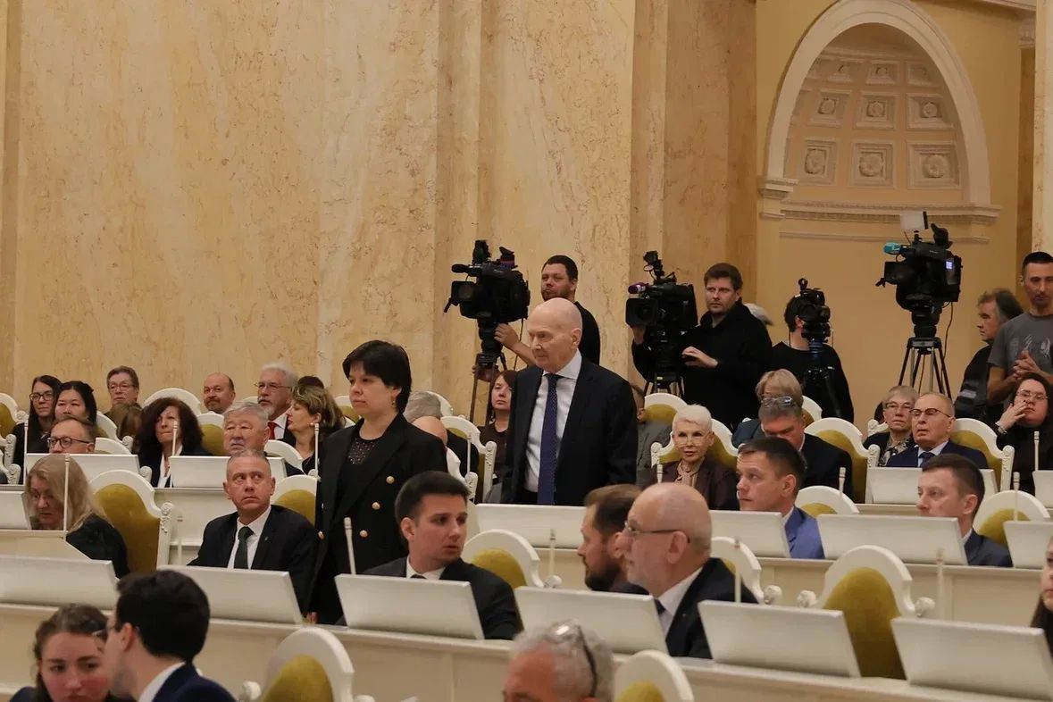 Замглавы Минобрнауки России Денис Секиринский принял участие в работе Международной конференции и выставки по судостроению и разработке высокотехнологичного оборудования для освоения континентального шельфа и Российской... Замглавы Минобрнауки России Денис Секиринский принял участие в работе Международной конференции и выставки по судостроению и разработке высокотехнологичного оборудования для освоения континентального шельфа и Российской...