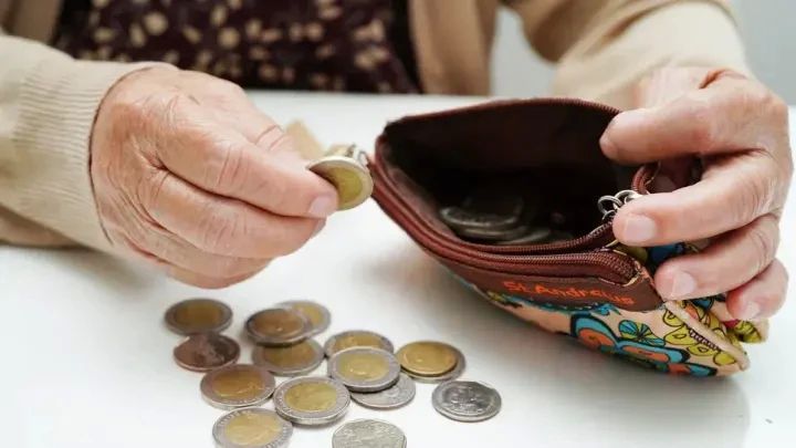 Победа над нищетой: Росстат спрятал бедных за прочерками