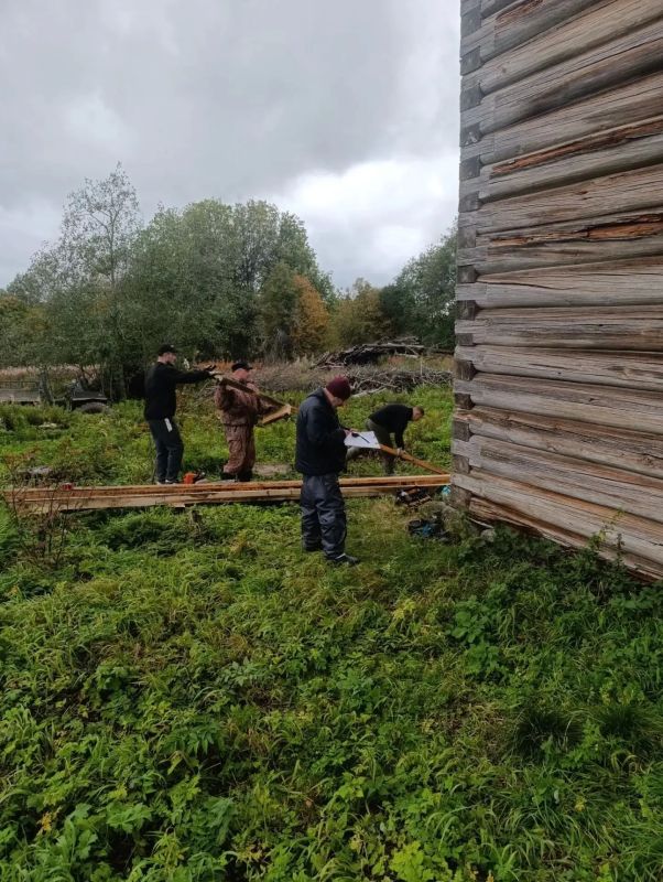 В Каргиничах продолжаются работы по сохранению деревянной колокольни В Каргиничах продолжаются работы по сохранению деревянной колокольни