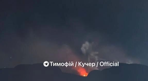В Днепропетровске ночью поражено несколько крупных складов