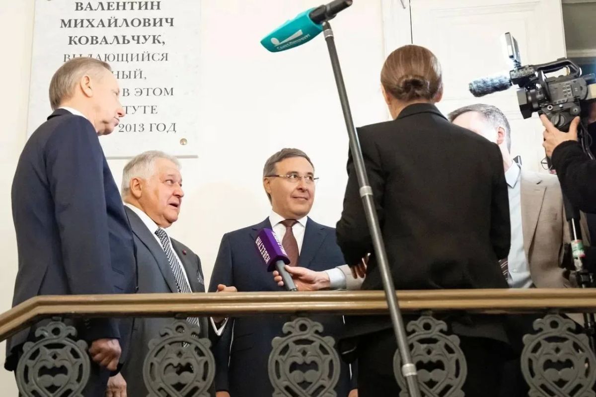 Валерий Фальков выступил на открытии Всероссийской научной конференции «В.М. Ковальчук — историк обороны и блокады Ленинграда» в Санкт-Петербурге Валерий Фальков выступил на открытии Всероссийской научной конференции «В.М. Ковальчук — историк обороны и блокады Ленинграда» в Санкт-Петербурге
