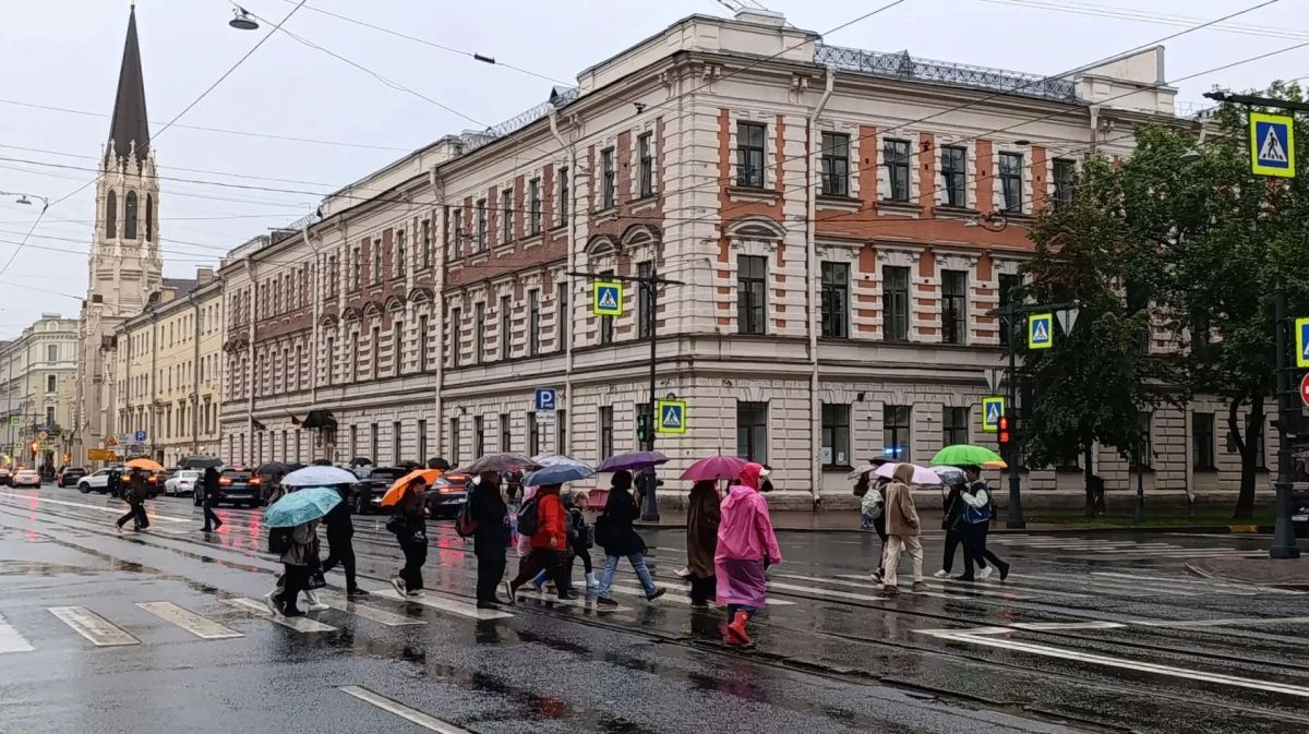 Петербуржцам обещают дожди минимум до середины недели