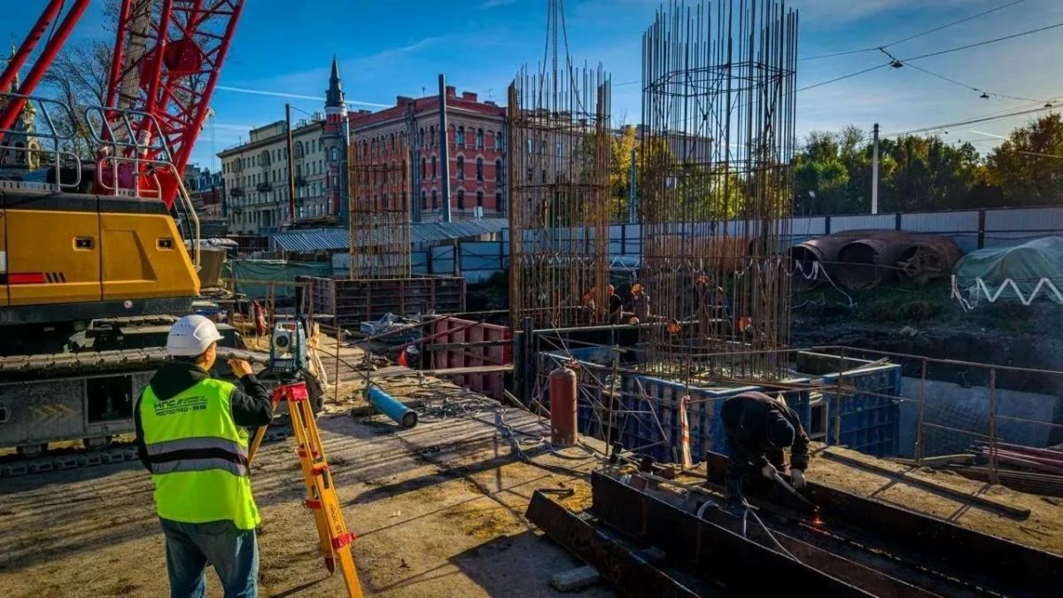 В Петербурге началистроить В Петербурге началистроить