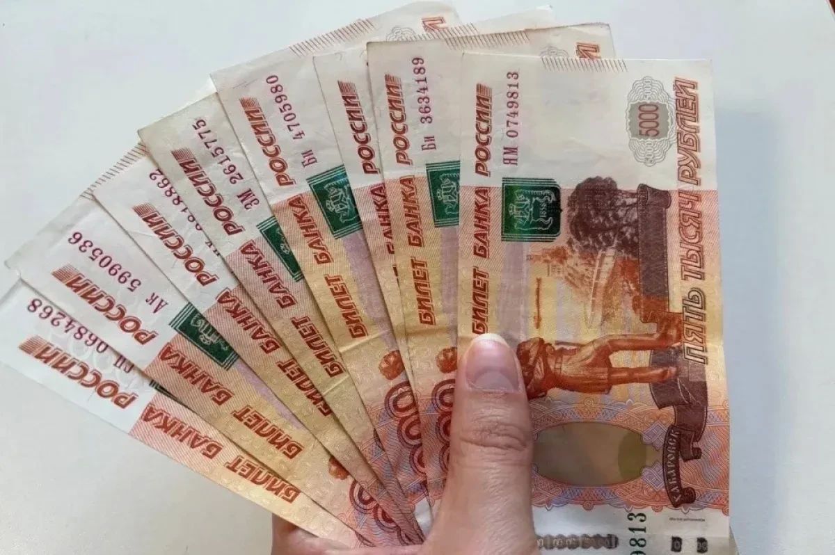 Студентку петербургского вуза оштрафовали на 200 тысяч за покупку оценки