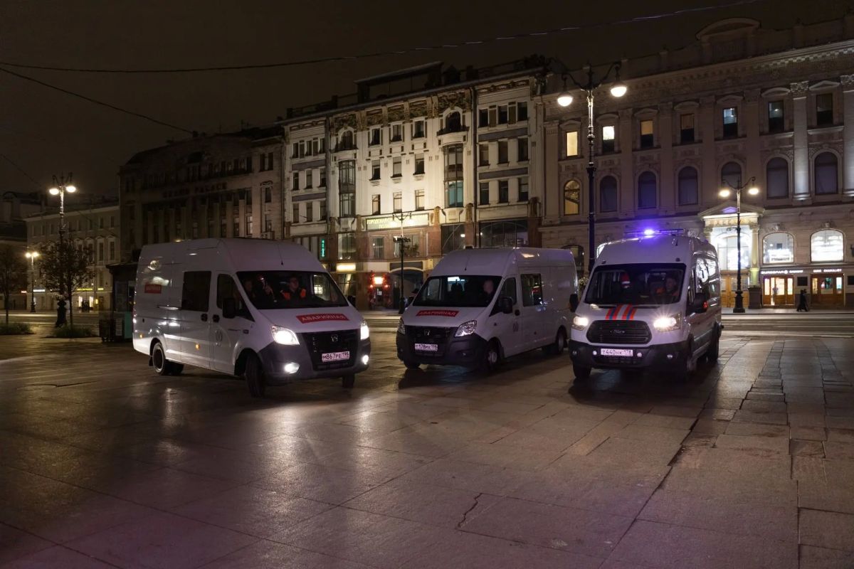 В ночь с 11 на 12 октября 2026 года в наклонном ходе пересадочного узла «Невский проспект» — «Гостиный двор» прошли плановые технико-тактические учения В ночь с 11 на 12 октября 2026 года в наклонном ходе пересадочного узла «Невский проспект» — «Гостиный двор» прошли плановые технико-тактические учения