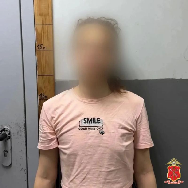 Женщина с ножом напала на троих мужчин возле ресторана на проспекте Славы