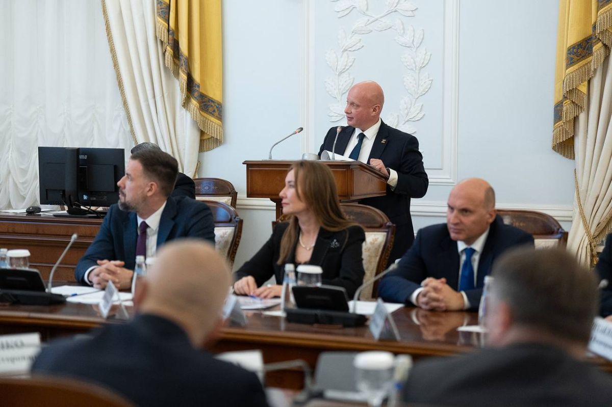 Губернатор Александр Беглов и Председатель Законодательного Собрания Александр Бельский обсудили концепцию благоустройства Парка Героев СВО в Калининском районе Губернатор Александр Беглов и Председатель Законодательного Собрания Александр Бельский обсудили концепцию благоустройства Парка Героев СВО в Калининском районе