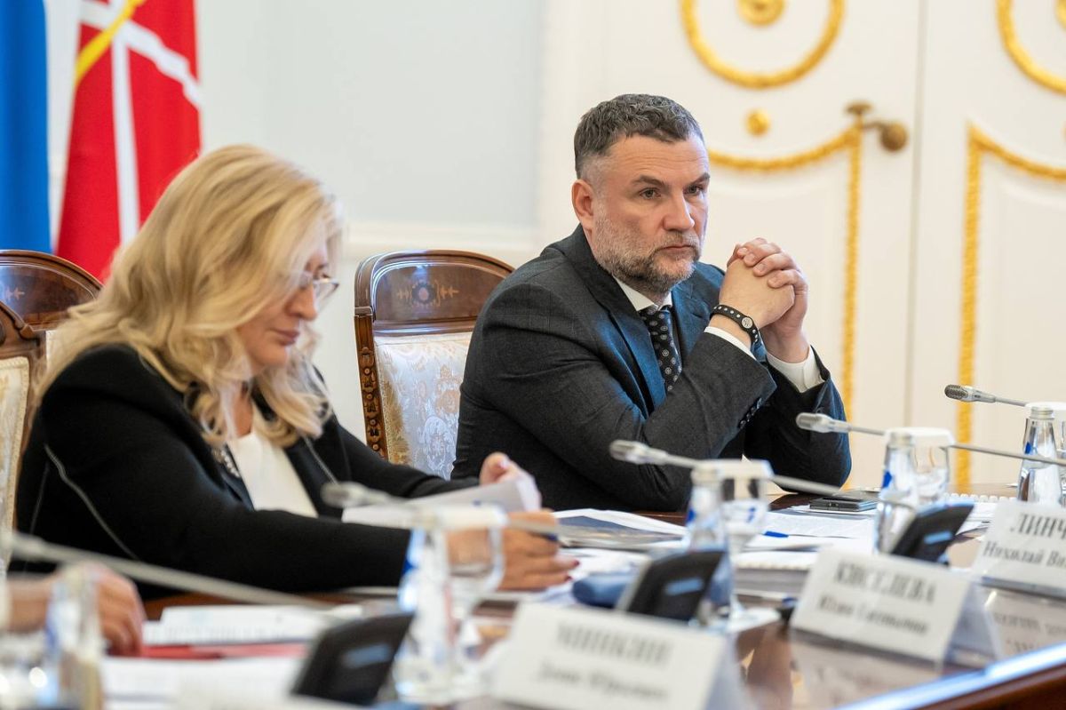 Губернатор Александр Беглов и Председатель Законодательного Собрания Александр Бельский обсудили концепцию благоустройства Парка Героев СВО в Калининском районе Губернатор Александр Беглов и Председатель Законодательного Собрания Александр Бельский обсудили концепцию благоустройства Парка Героев СВО в Калининском районе