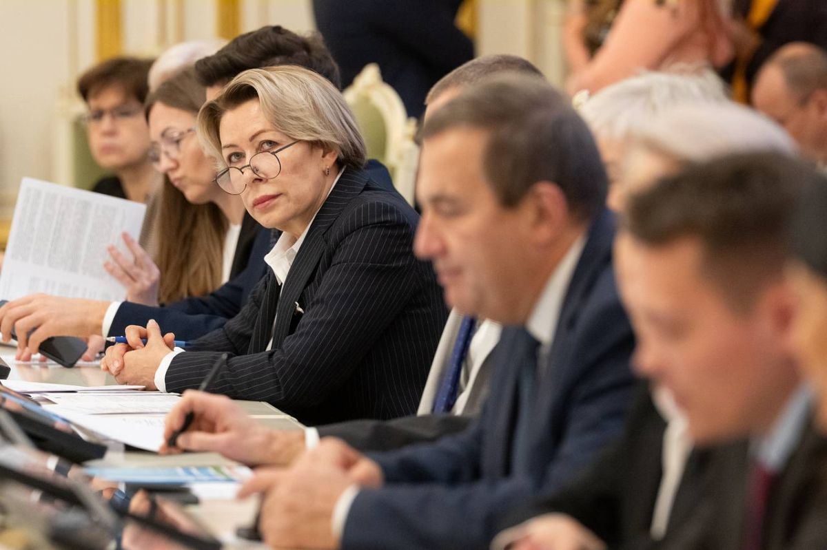 В Мариинском дворце прошло итоговое заседание рабочей группы по совершенствованию законодательства о продаже вейпов и жидкостей к ним В Мариинском дворце прошло итоговое заседание рабочей группы по совершенствованию законодательства о продаже вейпов и жидкостей к ним
