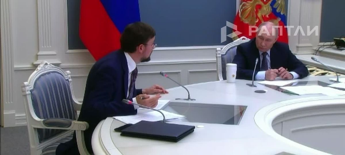 Владимир Путин не дал в обиду Петра I — президенту рассказали, что 90% Санкт-Петербурга в зоне подтопления, ведь город построен на болоте