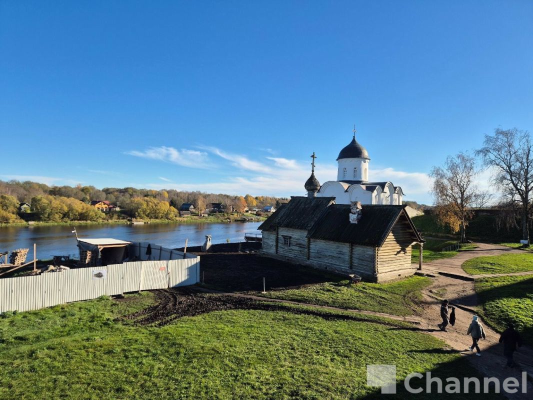 В Старой Ладоге продолжаются реставрационные работы на исторических объектах