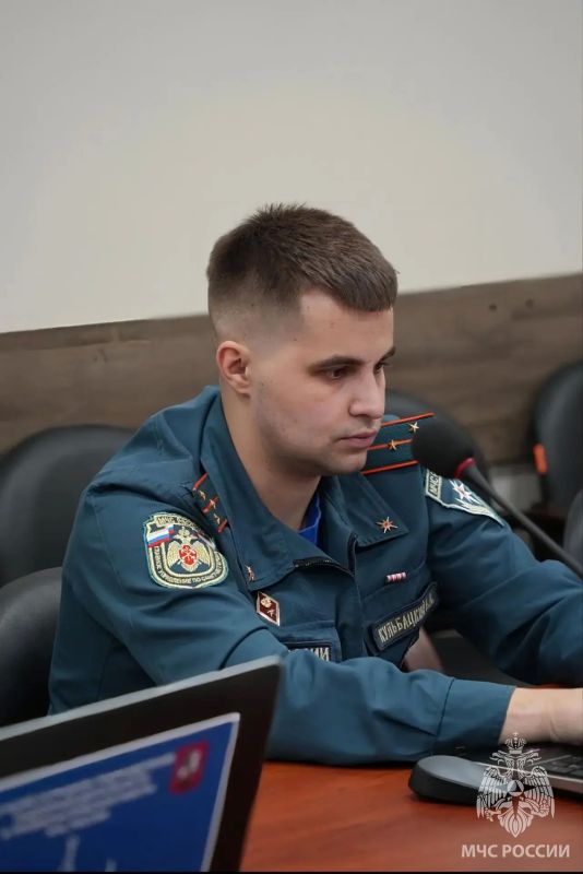Держим кулачки за сотрудника #МЧС_Петербурга! Держим кулачки за сотрудника #МЧС_Петербурга!